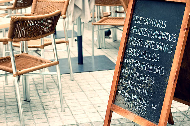 Todos los bares deben renovar la licencia de veladores para 2018 antes del 20 de octubre