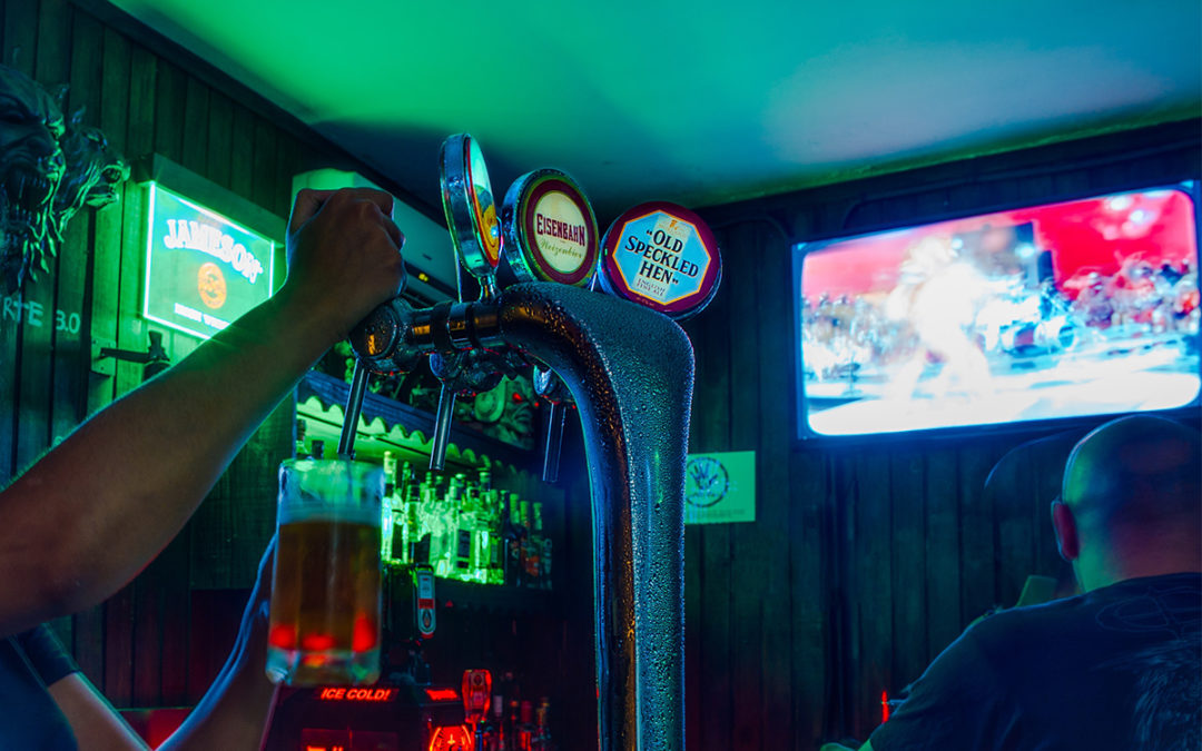 La FEHR y la Asociación de Cafés y Bares buscan soluciones ante las redes de instaladores de codificadores ilegales para las retransmisiones de fútbol