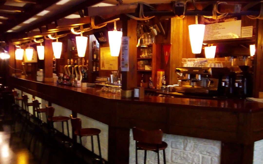 Oportunidad: Se traspasa pub en la Plaza San Francisco de Zaragoza