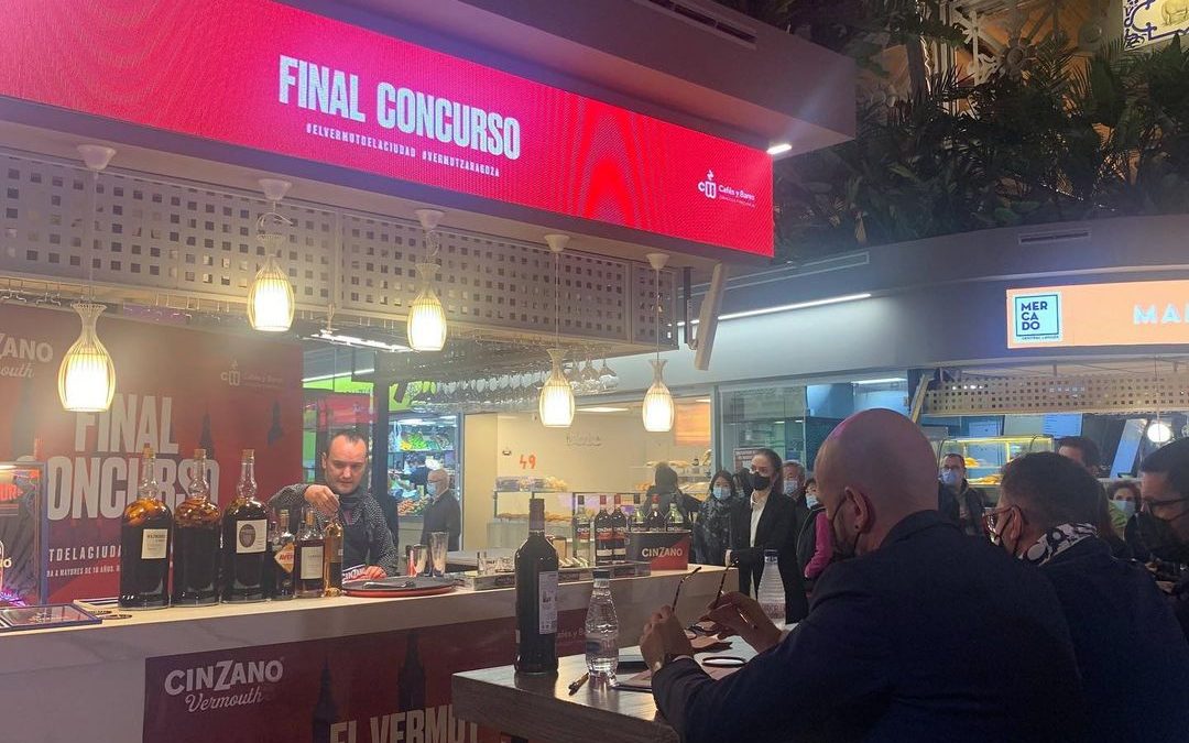 El vermut preparado de Mazmorra by Macera, elaborado por Samuel Sariñena, galardonado como «El Vermut de la Ciudad»