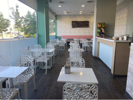 Se traspasa pastelería cafetería en Parque Venecia