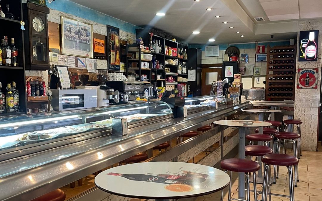 Se traspasa bar en la zona de Monsalud, Zaragoza