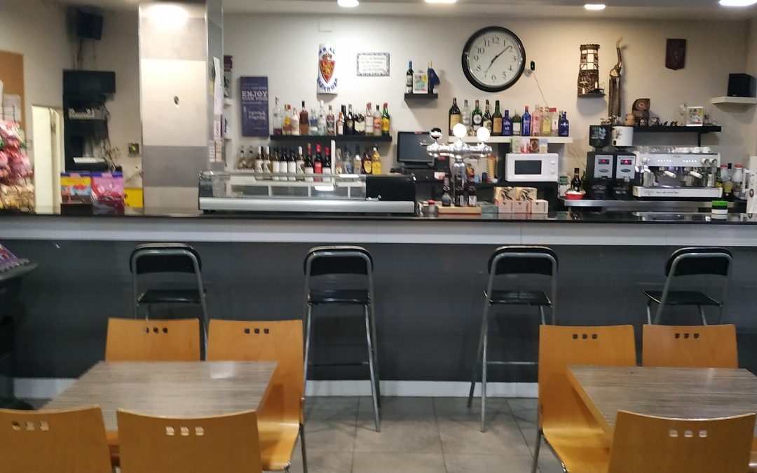 Traspaso de bar en pleno funcionamiento en Zaragoza